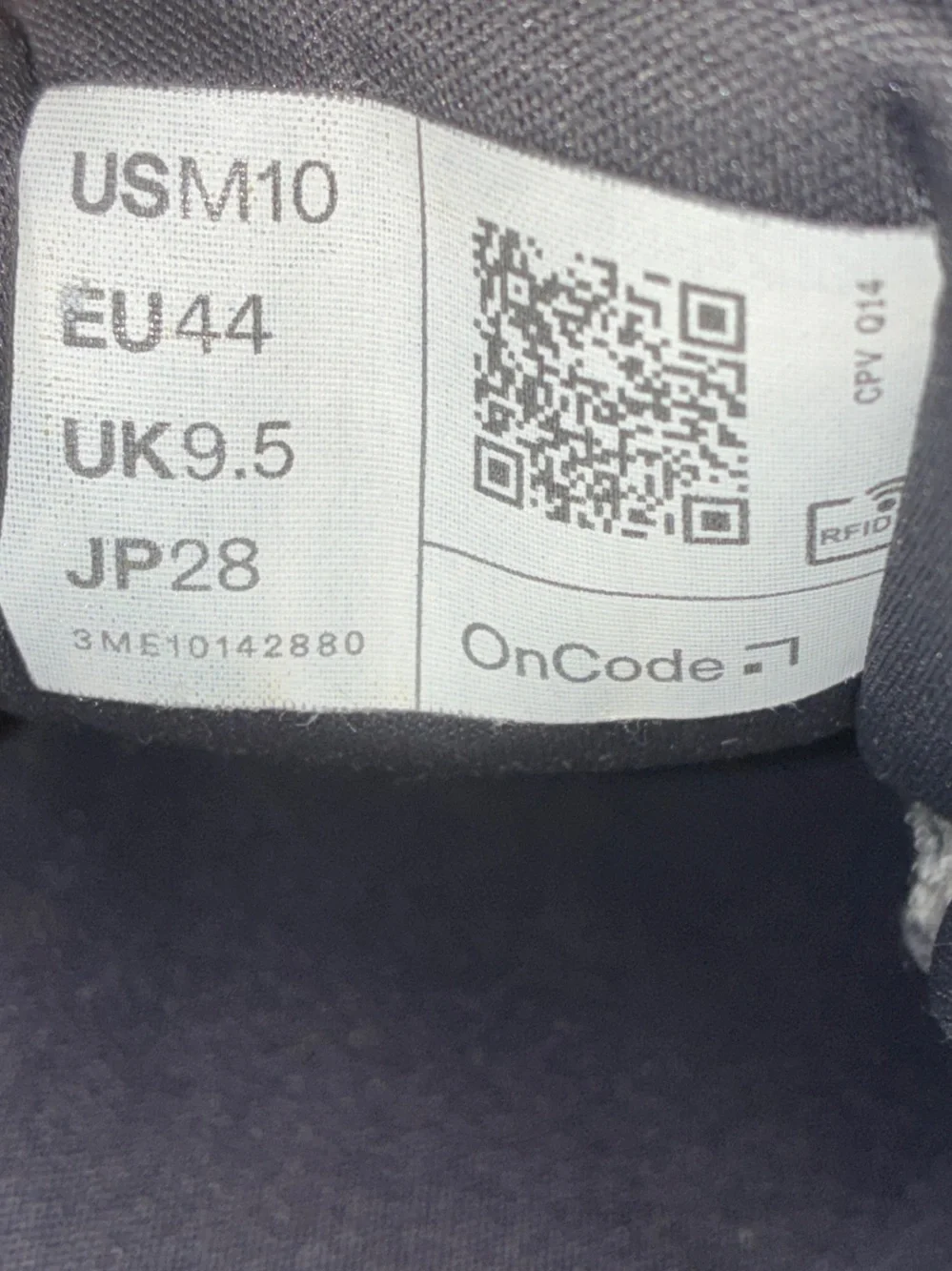 On Cloudrunner 2 running shoes featuring a grey and white mesh size 10 Men